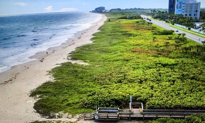 Fort Pierce Shores Casa | RV with Lot Cul de Sac w PRIVATE BEACH!