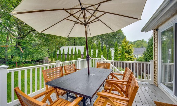 Rye Casa | Rye Coastal Retreat with Deck and Outdoor Dining