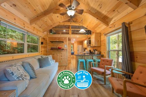 Lookout Valley Neighborhood Association Casa | Ryon Tiny Home Cabin City-side Rustic Retreat