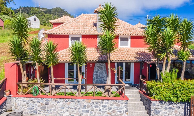 Santana Chalet De Esquí | São Jorge Cottage - By Wehost