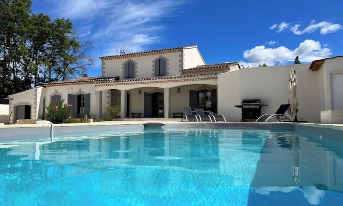 L'Isle-sur-la-Sorgue Villa | Séduisante Villa Provençale à L'isle sur Sorgue Dans le Quartier de St Antoine