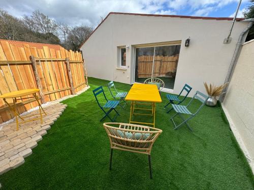 Breuillet Casa | Sérénité aux Nids du Petit Bois pour un séjour détente en Charente Maritime