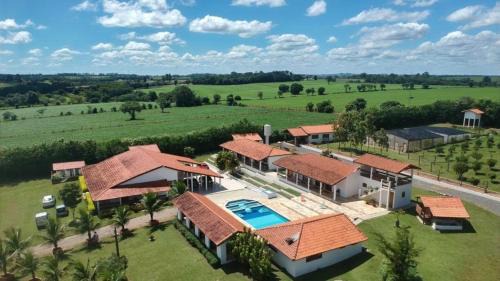 Quadra Casa | Sítio com Piscina e Área de Lazer Completa