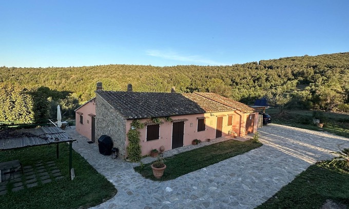 Montorsaio Casa | Südliche Toskana Modernes Ferienhaus in Alleinlage, Pool, 25km Meer, Haustiere