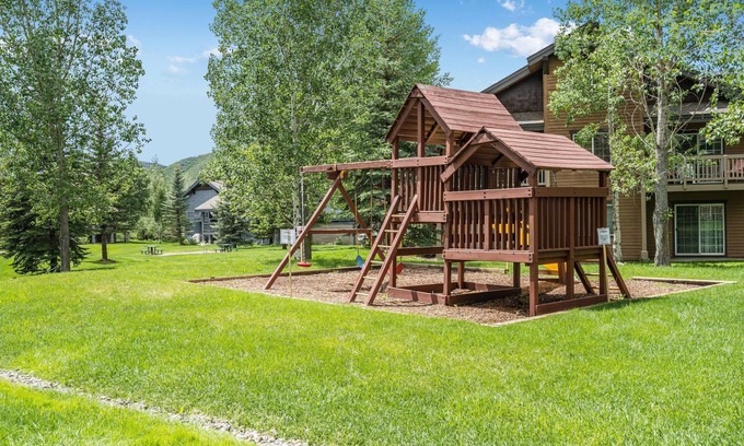 Steamboat Springs Condominio | S 1425 2 Bedroom Condo by RedAwning