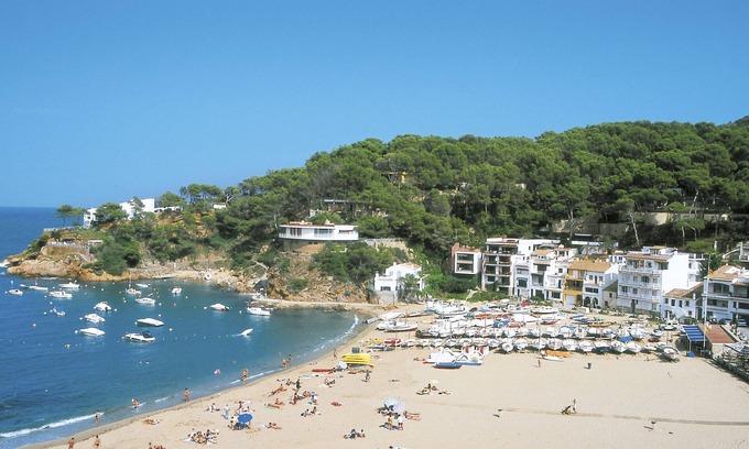 Sa Riera Apartamento | S'Esquirols Nº8 by Interhome