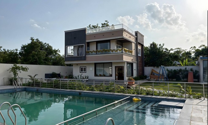 Hyderabad Otro | S K Farm Retreat |3BR Stay in Chilkur By Homeyhuts