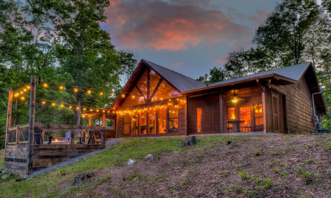 Blue Ridge Casa | S'more House by Escape to Blue Ridge