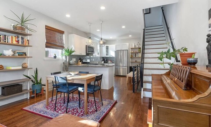 Whitman Casa | S. Philly Gem 3bdrm/3bath Back Patio 3rd Flr Balcony