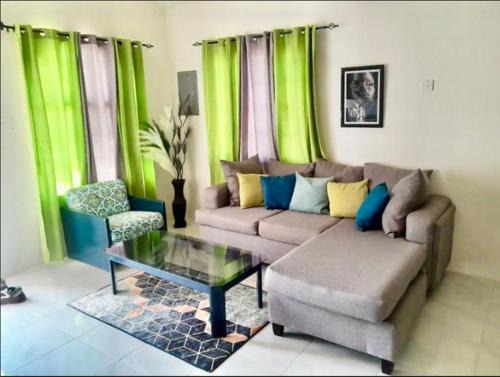 Discovery Bay Casa | S&S Tropical Villa