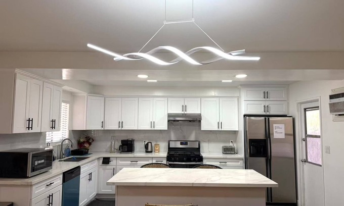East San Gabriel Casa | S-Spacious 5-bedroom house with backyard in delightful San Gabriel