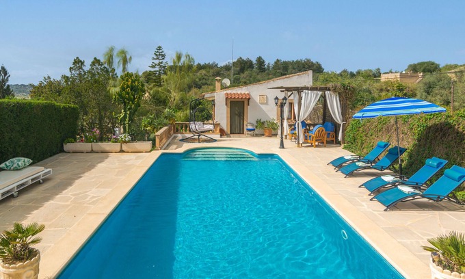 Sant Joan Villa | SA CASETA D'EN TRONCA - Acogedora villa con piscina privada y WIFi gratis.