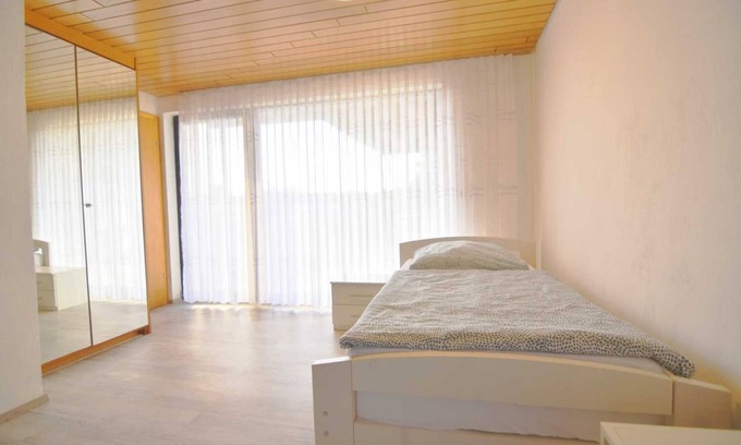 Sankt Augustin Apartamento | Sa06 - Geräumige Ferienwohnung mit Balkon und Terrasse, 115 qm, 4 Zimmer, Max. 8 Personen