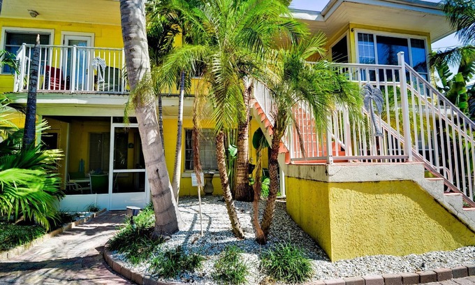 Clearwater Beach Cabaña | Palm Place Unit 1 Sabal Palm 1 - Escapada Sabal Palm Beach