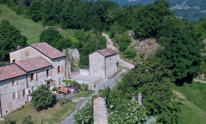 Tizzano Val Parma Casa | Sacreterre Room & Breakfast
