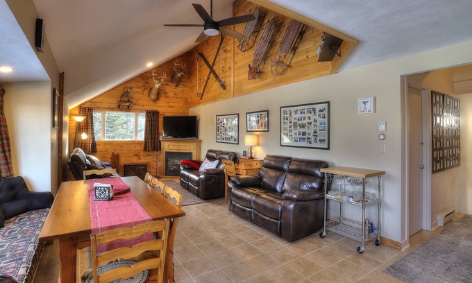 Rangeley Condominio | Saddleback - White Birch 74 - GREAT ski-in/out
