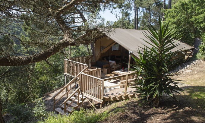 Caldas da Rainha Cabina | Safari Glamping lodge on top of a hill with splendid valley view.