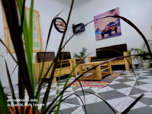 Gulu Apartamento | Safari Room - Cozy African adventure retreat