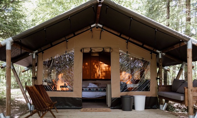Woodstock Alquiler De RV | Safari Tent Site 4 | 1 King Bed | Pond View