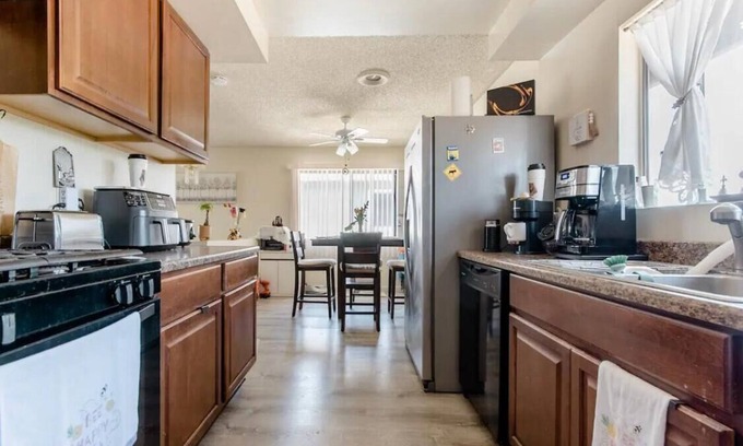 Fullerton Apartamento | Safe and affordable . Lovely room Apartment -rooms category, Fullerton