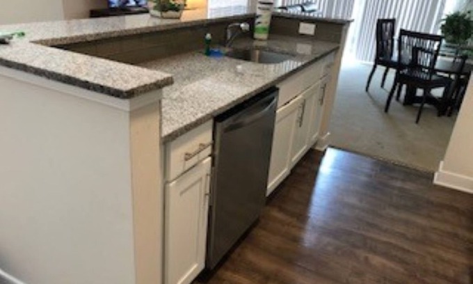 Schenectady Apartamento | Safe and Secure Downtown location! Close to Proctors and Jay Street Market!