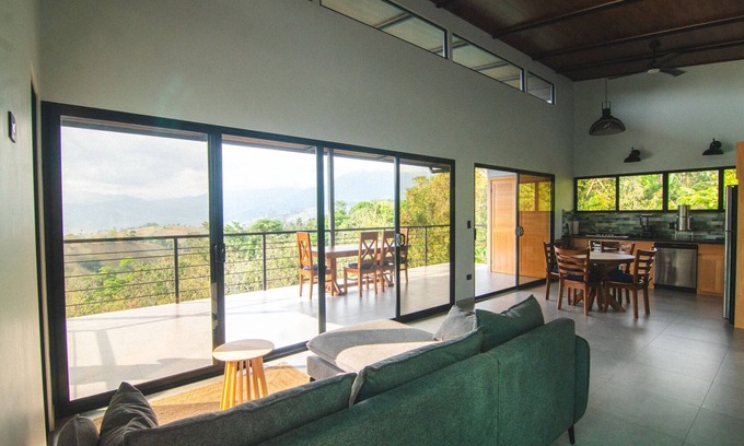 Barú Casa | Safe, comfortable, peaceful and quiet, spectacular view, 7min from main road.