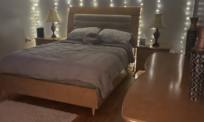 Northeast Philadelphia Apartamento | Safe Cozy Apt No Steps w/Washer& Dryer and private parking space in NE Phila