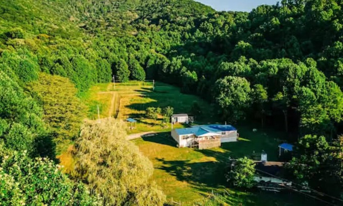 Roan Mountain Casa | Safe Haven Farm Farm House