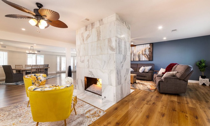 Riverside Casa | Safe Pet & Family Friendly*Clean*King Beds*Fast WIFI*3B2B