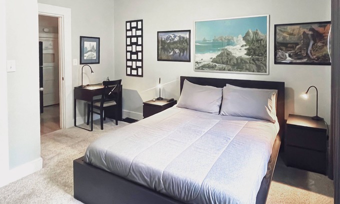 Meridian-Kessler Casa | Safe, Quiet, Fully-Fenced Yard in Meridian Kessler