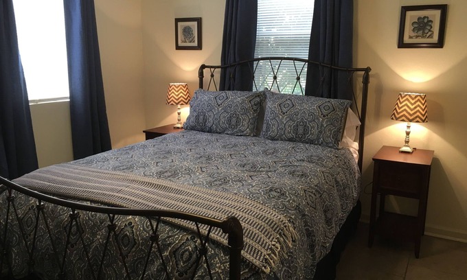 Metairie Condominio | Retiro seguro y espacioso, a minutos de la Revelry