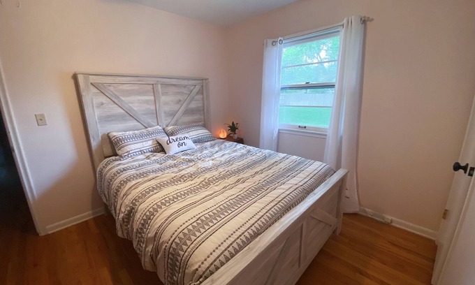 North Central Omaha Casa | SafeSpacious Family-Style Ranch. Near CWS/TopGolf/Mall