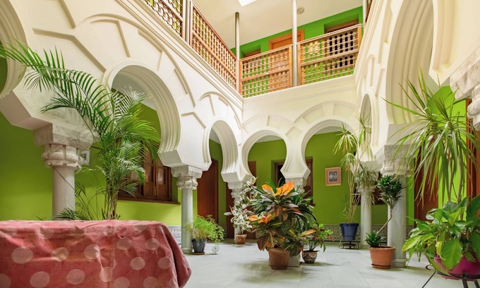 San Francisco-Ribera Casa | Safestay Cordoba Mezquita Catedral