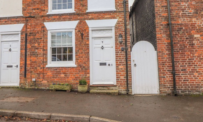 Caistor Cabaña | SAGE COTTAGE, family friendly, character holiday cottage in Caistor