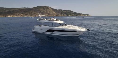 Linh Trung IEPZ Alquiler De Eote | Saigon Luxury Private Yacht Prestige 590 - Managed by Vietyacht Club