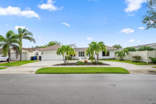 Imperial Point Casa | Sail Away Beach Cottage