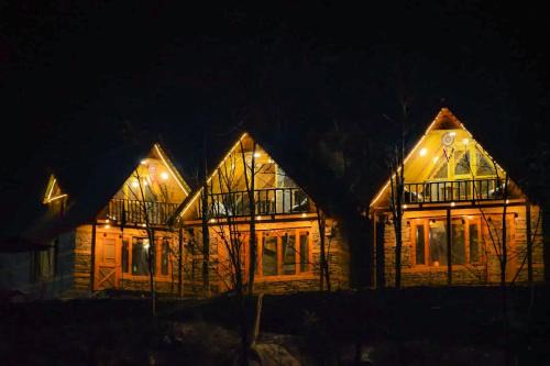 Banjar Casa | Sainj Riverside Cottages