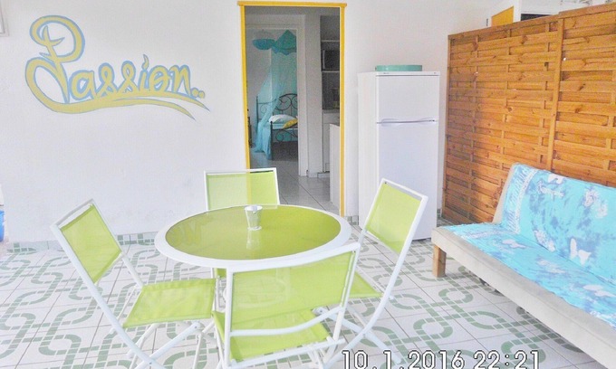 Sainte-Anne Apartamento | Saint Anne: Estudio - St AnneCasa con jardín