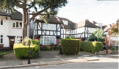 Mapesbury Casa | Saint Gabriel's Road Guesthouse