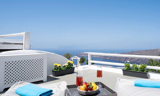 Imerovigli Hotel | Saint Sin Suites