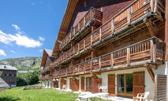 Saint-Sorlin-d'Arves Chalet De Esquí | Apartamento con piscina en Saint-Sorlin