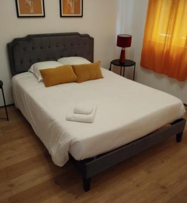 Republique Apartamento | Sainte Cécile 1- Appartement spacieux et lumineux