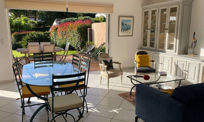 La Nartelle Casa | Sainte maxime nice house 250m from la nartelle beach .clim wifi