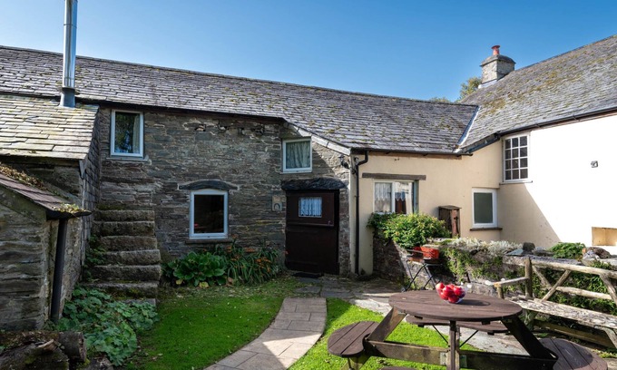 Fivelanes Casa | Forge Cottage by Interhome