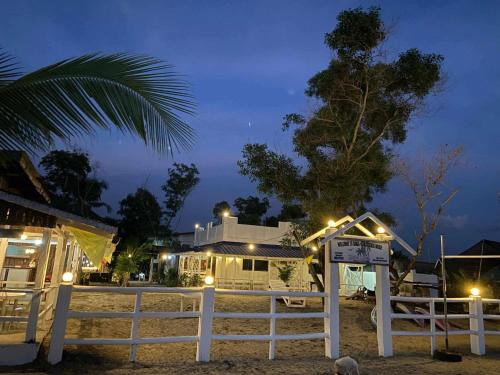 Sipalay Cama Y Desayuno | Sakâ Sakâ Beach House