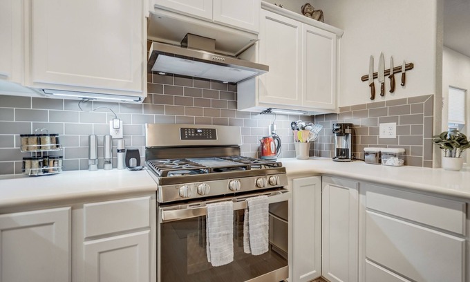 Southeast Colorado Springs Casa | Sakura Springs