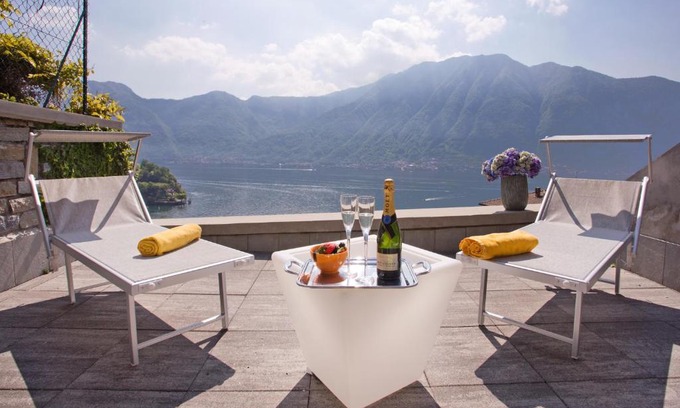 Sala Comacina Apartamento | Sala Comacina Residence Apartment 5 - Sleeps up to 10 by Italian Apartments