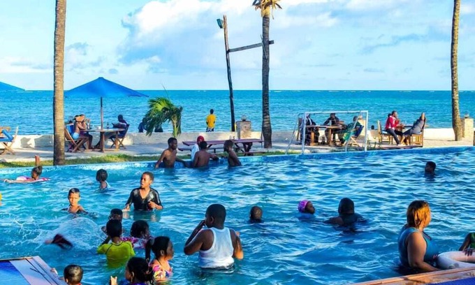 Manyimbo Hotel | Salama Bling Beach Resort