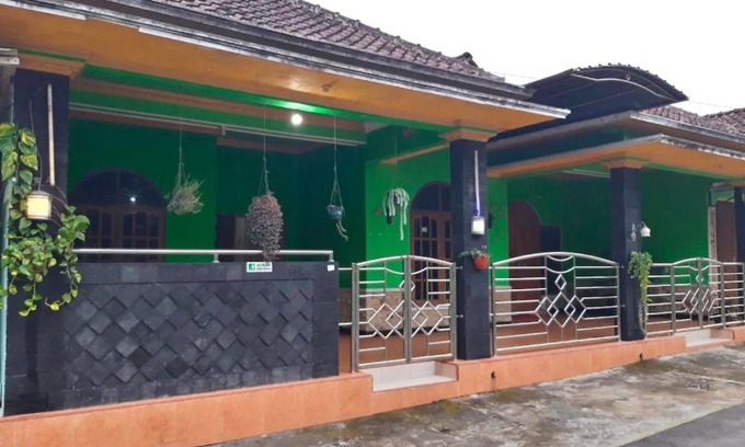 Banjarasri Casa | Salaman Stay