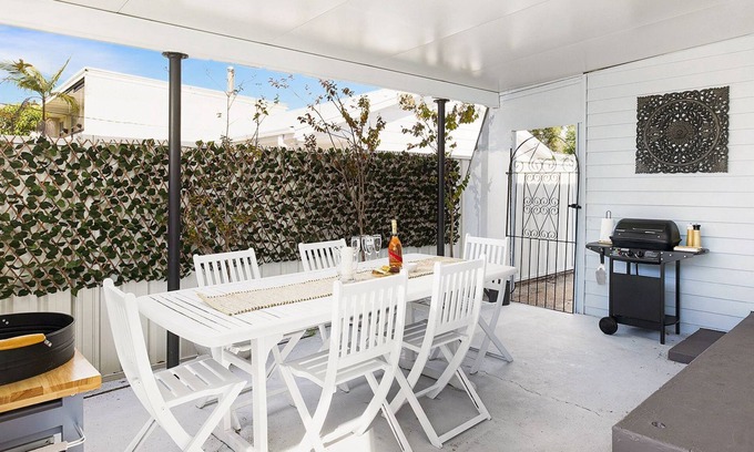 Salamander Bay Cabaña | Salamander Sweet - Foreshore Drive